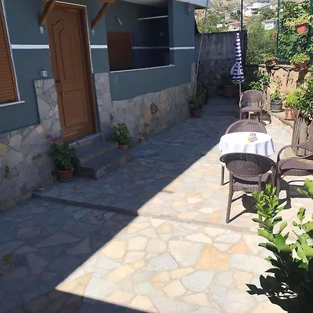 Xarba Hostel Gjirokaster