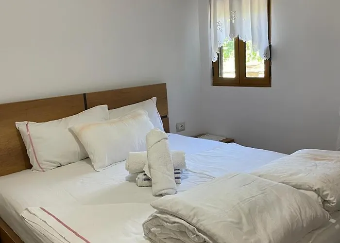 Xarba Hostel Gjirokastër